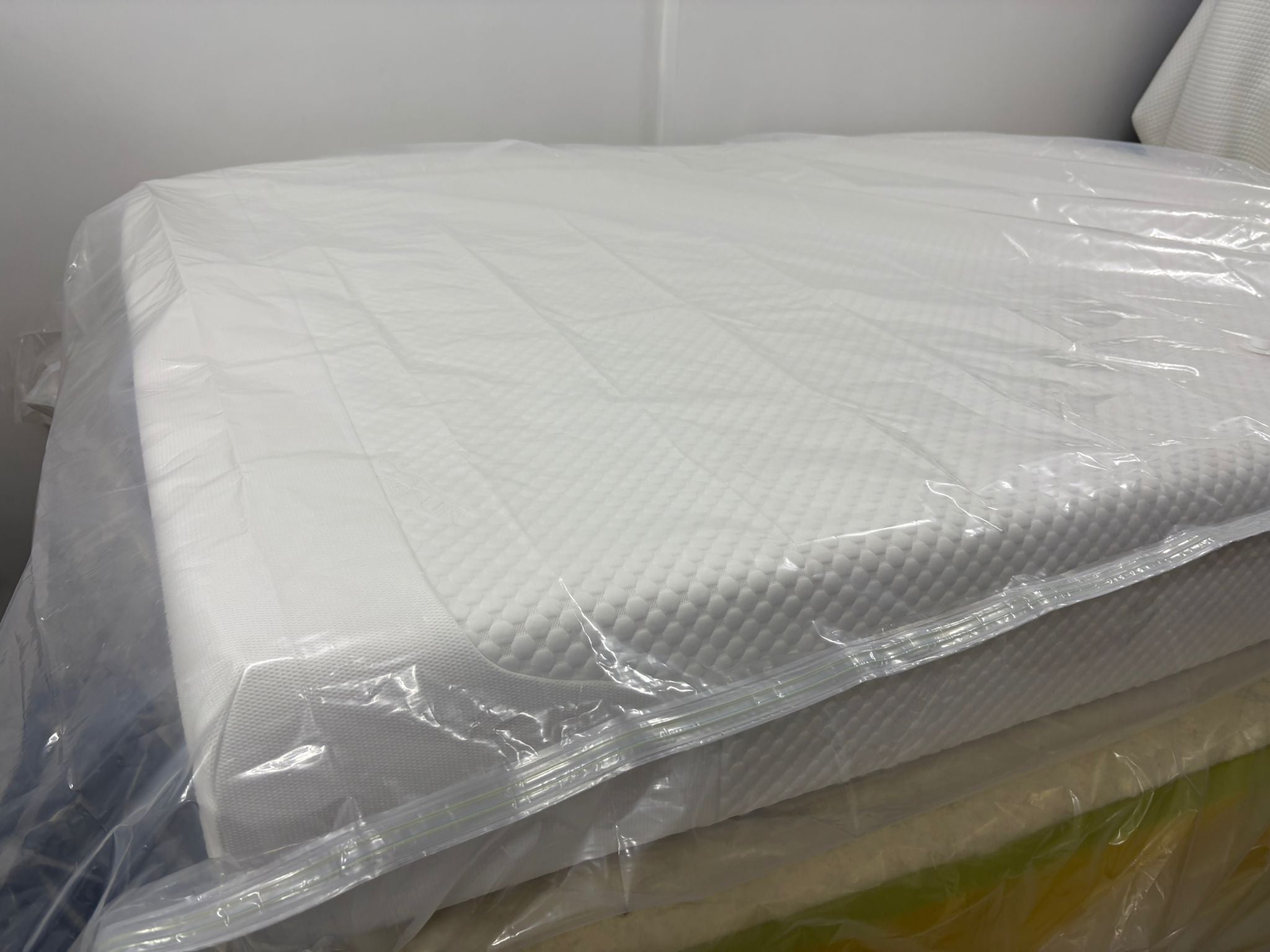 TEMPUR® Deluxe Cloud Mattress 22(cm) Double 135x190 (cm) Plush Pressure Relief RRP 3000£